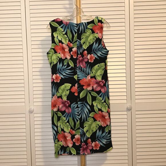AGB Floral Round Neck Sleeveless Pleated Sheath Dress 12 - Picture 2 of 3